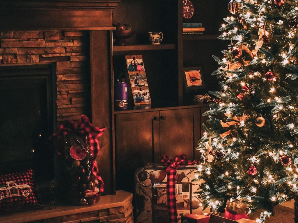 casa addobbata per le feste di Natale