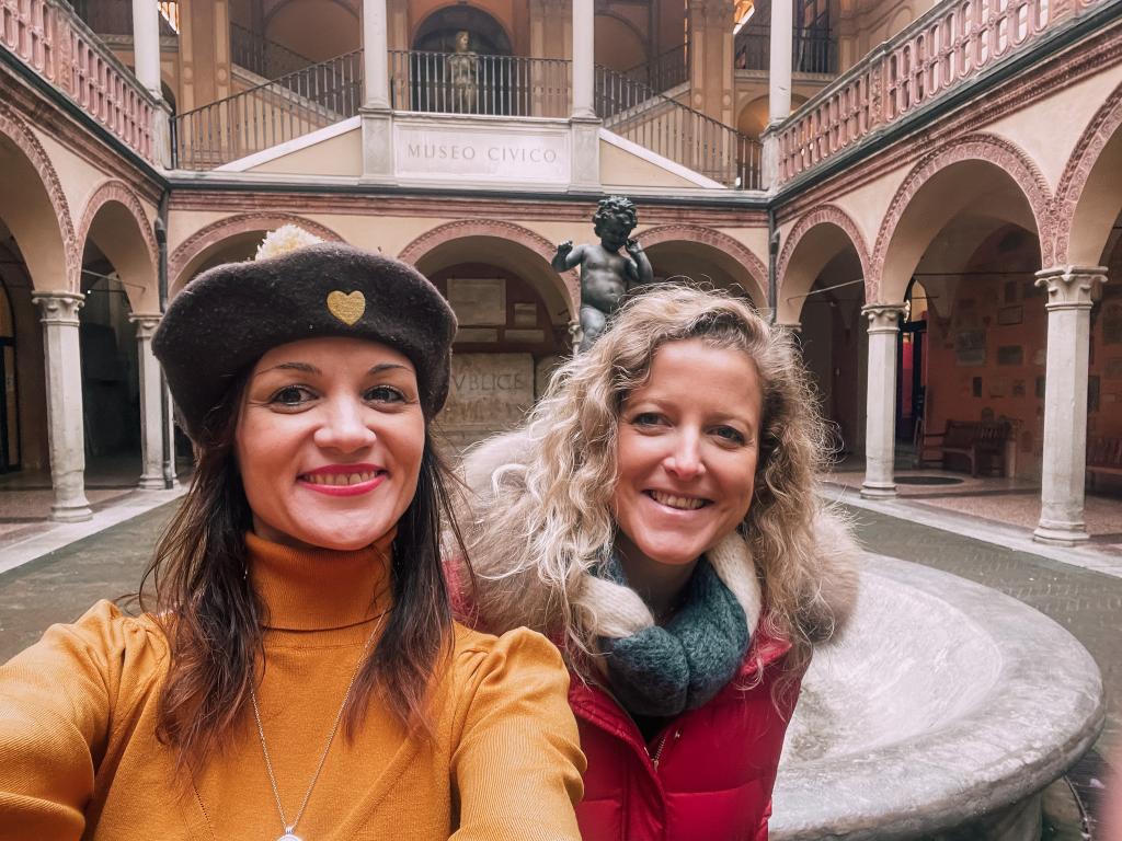 con beatrice orsini al museo civico archeologico di Bologna